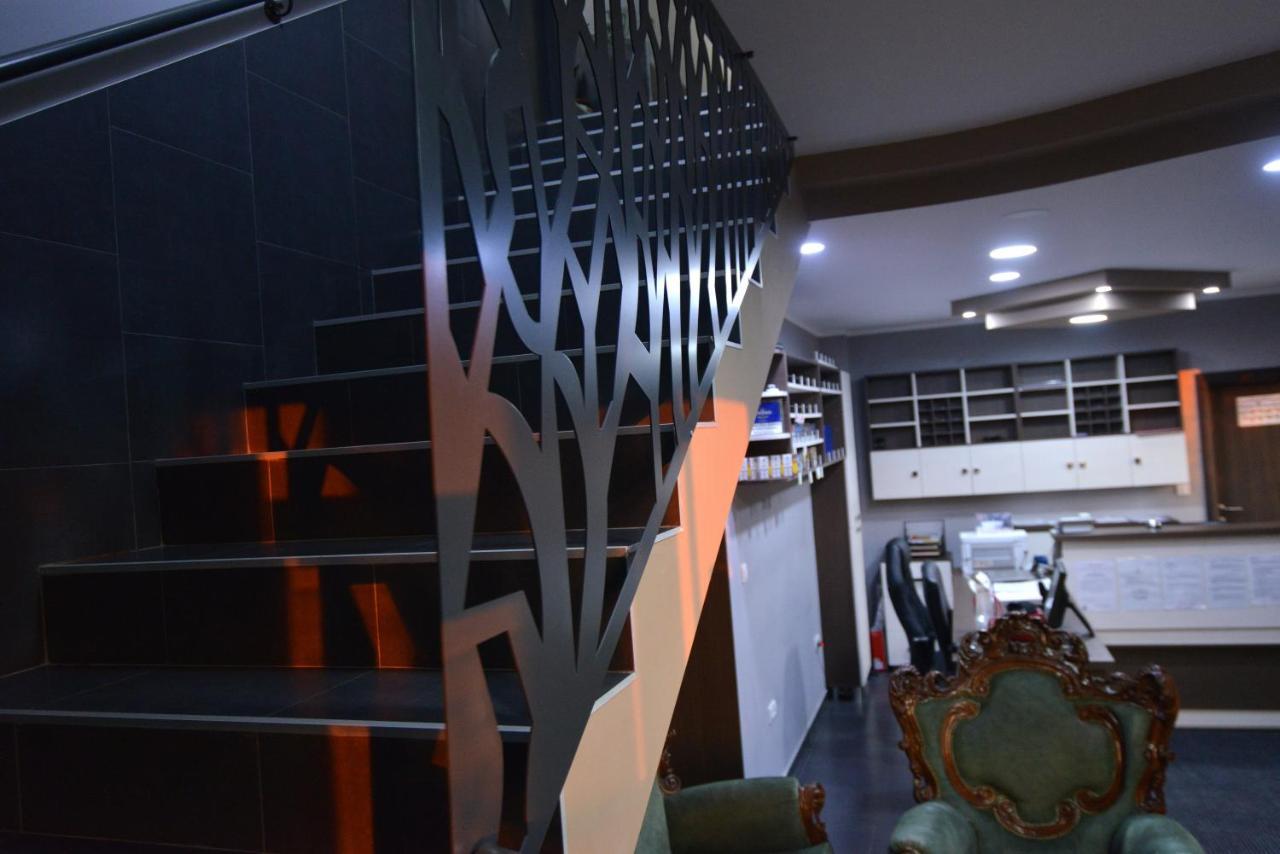 Garni Hotel Kaca クラグイェヴァツ エクステリア 写真