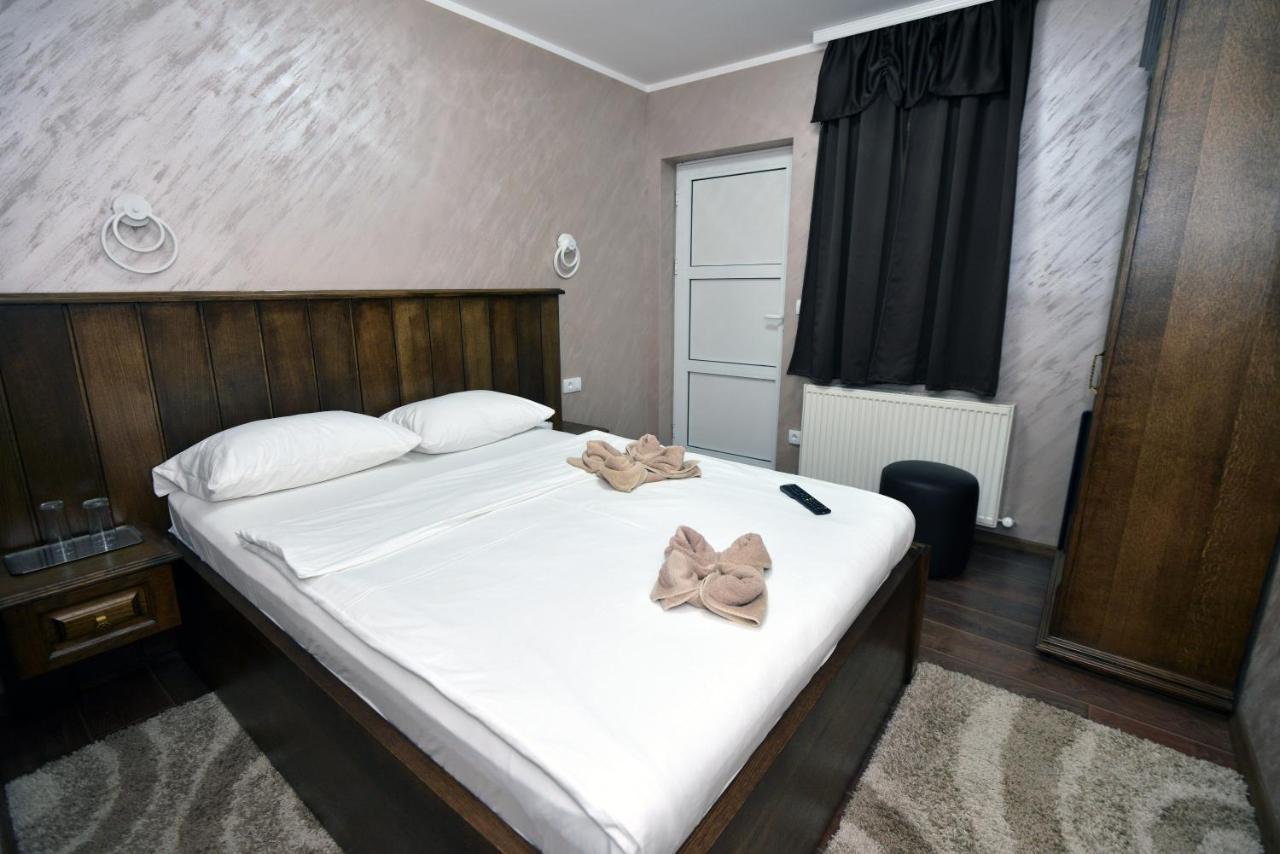 Garni Hotel Kaca クラグイェヴァツ エクステリア 写真